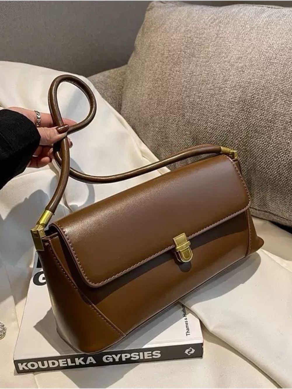 Structured Brown Leather Shoulder Bag with Gold-Tone Clasp